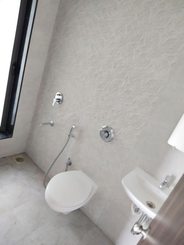 Bathroom, uk-iridium 2 Bedroom 546 Sq.Ft. Apartment In Kandivali East Mumbai 10029458