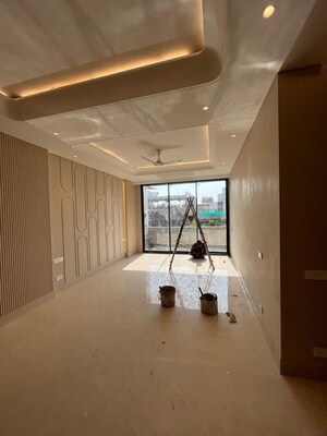 Building Lobby in 4 BHK Builder Floor at Chanakyapuri – for Sale