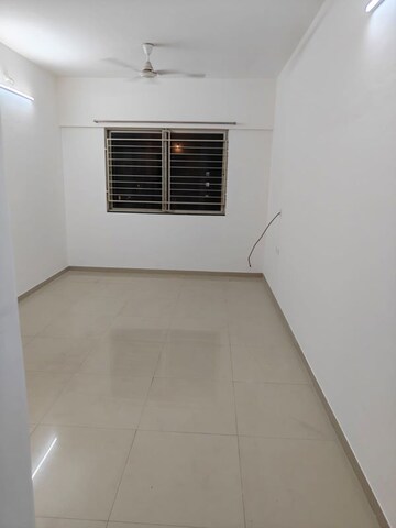 Furnished Amenities in 1.5 BHK Apartment at Wakad – for Rent