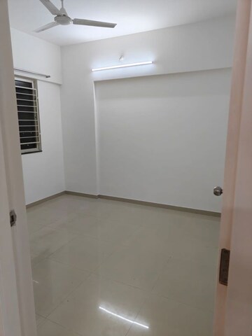 Room in 1.5 BHK Apartment at Wakad – for Rent