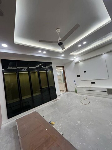 Master Bedroom in 4 BHK Builder Floor at Rajinder Nagar – for Sale