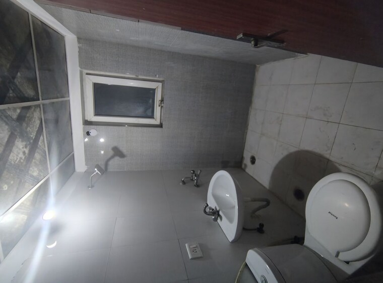 Bathroom, urbtech-xaviers 3 Bedroom 1400 Sq.Ft. Apartment In Sector 168 Noida 10029624