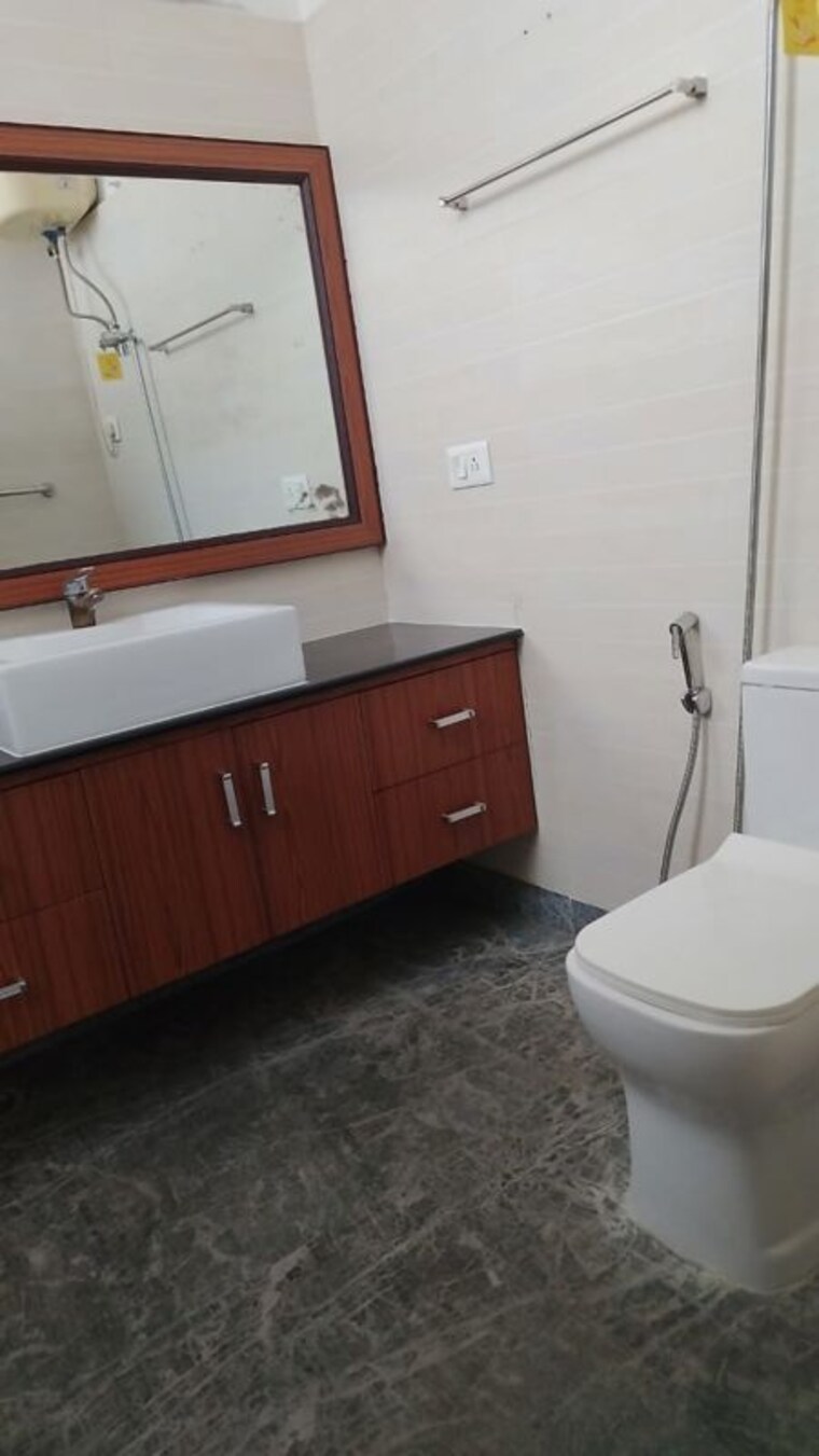 undefined, hauz khas 3 Bedroom 300 Sq.Yd. Builder Floor In Hauz Khas Delhi 10029635