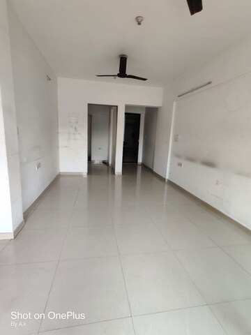 Room in 2 BHK Apartment at Nahar Jonquille And Jamaica, Chandivali – for Rent