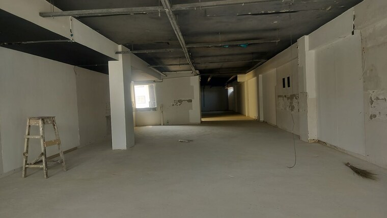  Parking, narsingi Commercial Showroom 2000 Sq.Ft. In Narsingi Hyderabad 10029786