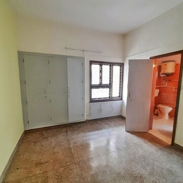 Room in 2 BHK Builder Floor at Green Park – for Rent