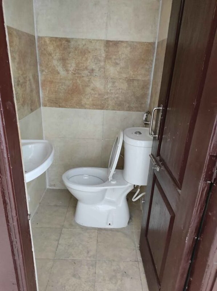 Bathroom, amrapali-leisure-valley 3.5 Bedroom 1825 Sq.Ft. Villa In Tech Zone 4 Greater Noida Greater Noida 10029781