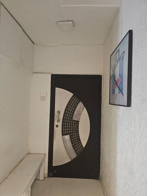 Furnished Amenities in 2 BHK Apartment at Atlantic Apartment, Andheri West – for Rent