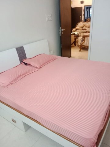 Room in 2 BHK Apartment at Atlantic Apartment, Andheri West – for Rent