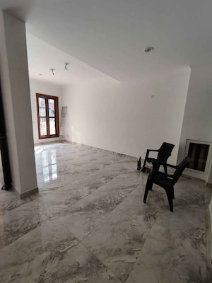 Parking in 3.5 BHK Villa at Amrapali Leisure Valley, Tech Zone 4 Greater Noida – for Sale