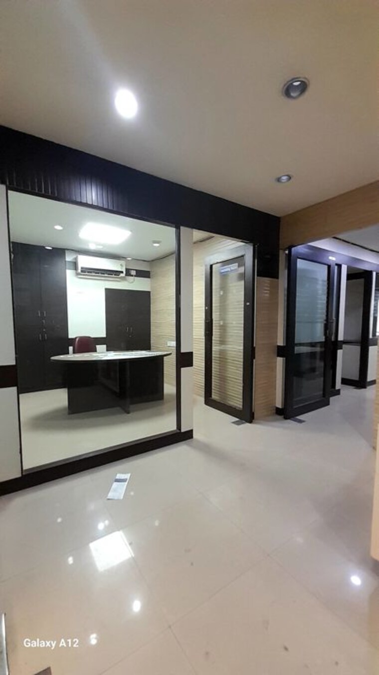 Room, pandri Commercial Office Space 1100 Sq.Ft. In Pandri Raipur 10029992