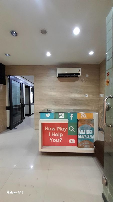 Office Space For Rent in Pandri