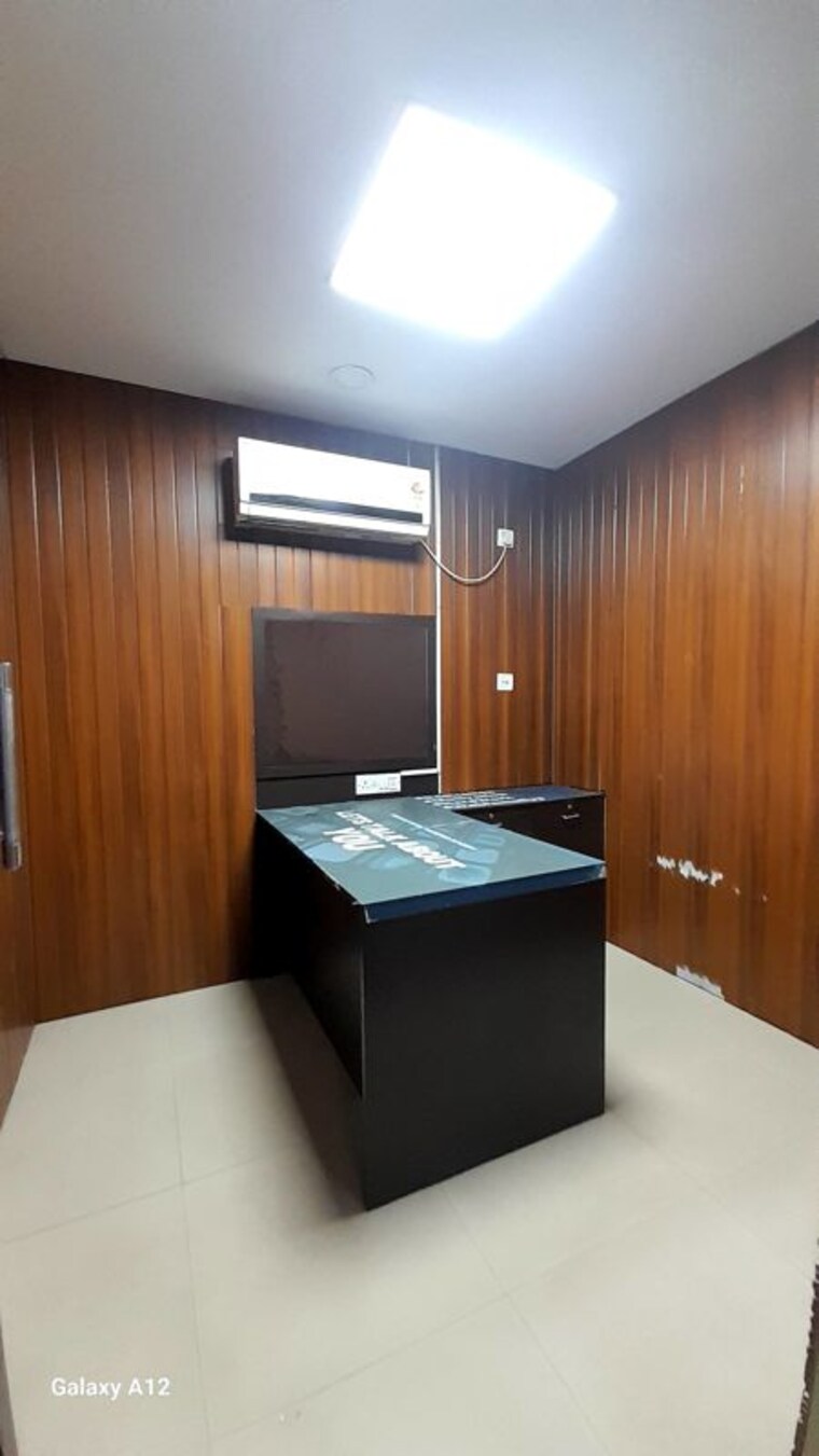 Room, pandri Commercial Office Space 1100 Sq.Ft. In Pandri Raipur 10029992