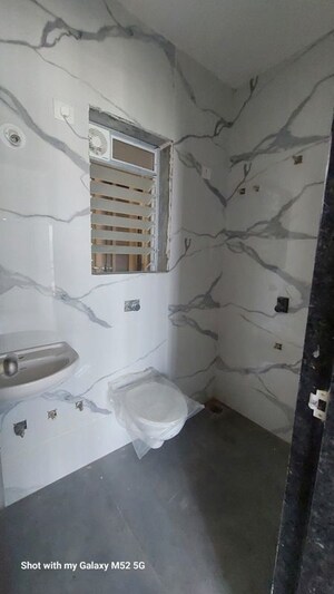 Bathroom in 1 RK Apartment at Hiranandani Solitaire Studio Apartment, Ghodbunder Road – for Rent
