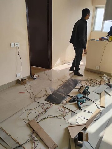 Team Area in 1 BHK Apartment at Amrapali Enchante, Tech Zone 4 Greater Noida – for Rent