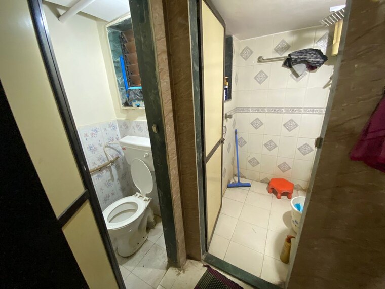 Bathroom, om-chs-airoli 1 Bedroom 450 Sq.Ft. Apartment In Airoli Sector 20 Navi Mumbai 10030318