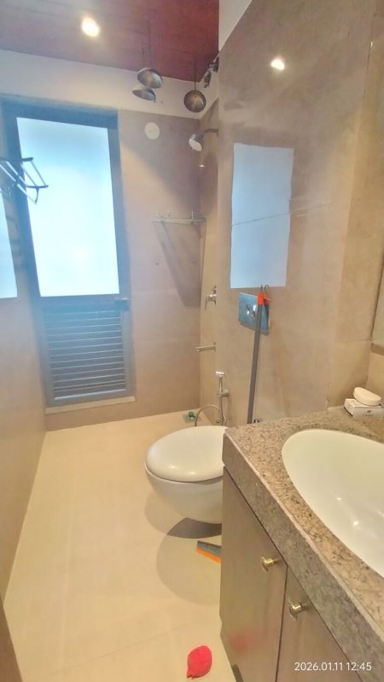 Bathroom, airoli sector 14 3 Bedroom 1945 Sq.Ft. Apartment In Airoli Sector 14 Navi Mumbai 10030460