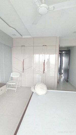 Bathroom in 3 BHK Apartment at Airoli Sector 14 – for Rent