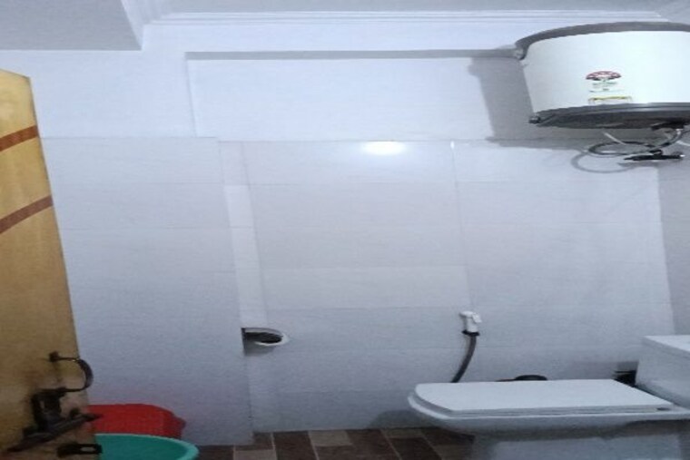 Bathroom, swami-vivekanand-enclave 3 Bedroom 1280 Sq.Ft. Builder Floor In Shalimar Garden Ghaziabad 10030363