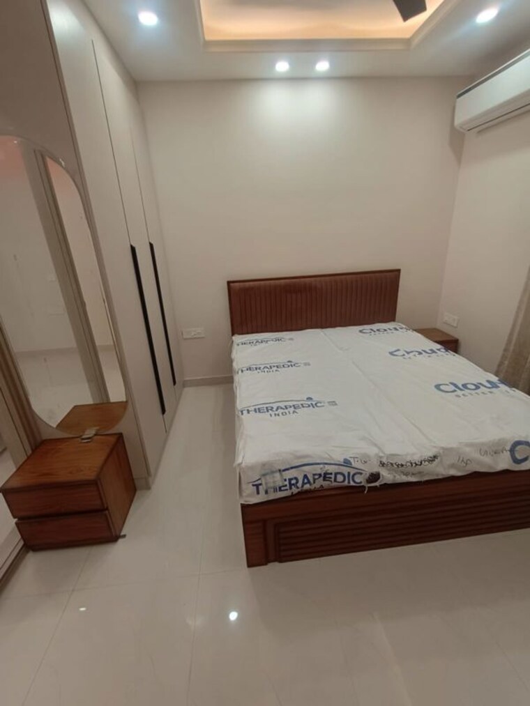 Bedroom, emaar-palm-gardens 3.5 Bedroom 1900 Sq.Ft. Apartment In Sector 83 Gurgaon 10030506