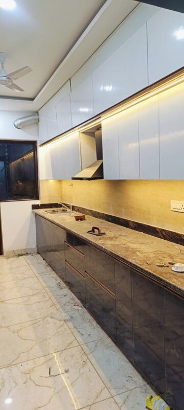 Kitchen in 3 BHK Builder Floor at Sector 75 – for Rent