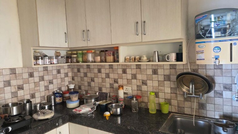 Kitchen, emaar-palm-gardens 3.5 Bedroom 1850 Sq.Ft. Apartment In Sector 83 Gurgaon 10030567