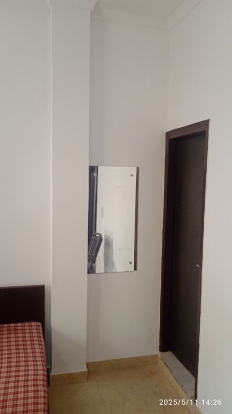 Room, sector 44 Pg For Boys & Girls In Sector 44 10030579