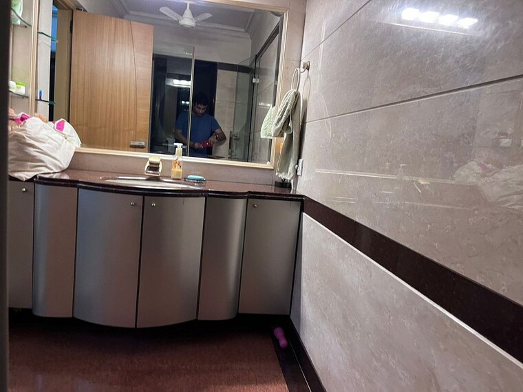 Kitchen, bandra west 3 Bedroom 1100 Sq.Ft. Apartment In Bandra West Mumbai 10030569