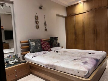 Bedroom in 3 BHK Apartment at Bandra West – for Rent