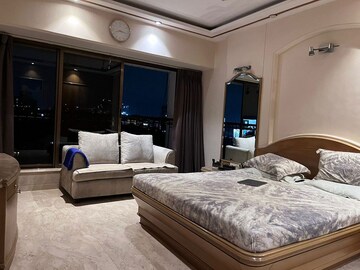 Bedroom in 3 BHK Apartment at Bandra West – for Rent