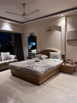 Bedroom in 3 BHK Apartment at Bandra West – for Rent