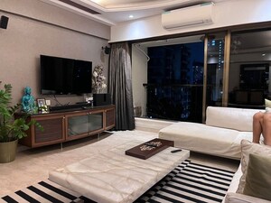 Living Room in 3 BHK Apartment at Bandra West – for Rent