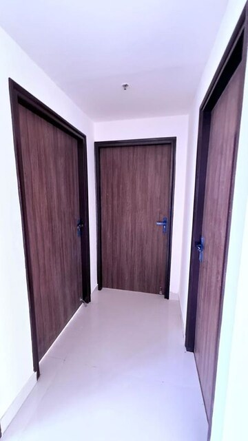 Room in 3.5 BHK Apartment at Emaar Palm Gardens, Sector 83 – for Rent