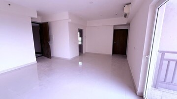 Room in 3.5 BHK Apartment at Emaar Palm Gardens, Sector 83 – for Rent