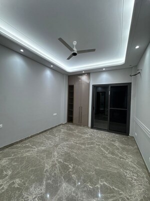 Room in 3 BHK Builder Floor at Shivalik Colony – for Rent