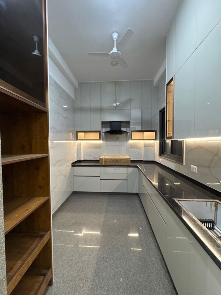 Kitchen, shivalik colony 3 Bedroom 1800 Sq.Ft. Builder Floor In Shivalik Colony Delhi 10030688