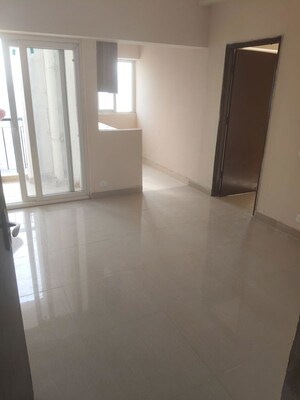 Room in 1 BHK Apartment at Amrapali Dream Valley, Tech Zone 4 Greater Noida – for Sale