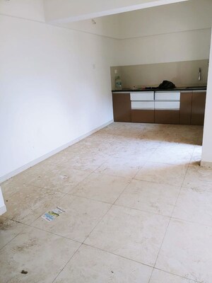 Room in 2 BHK Apartment at Puranik Abitante, Bavdhan – for Rent