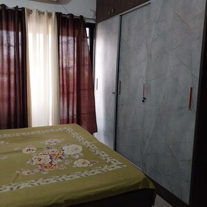 Bedroom in 2 BHK Apartment at Karve Nagar – for Rent