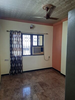 Room in 2 BHK Apartment at Dheeraj Darshan, Jogeshwari East – for Rent
