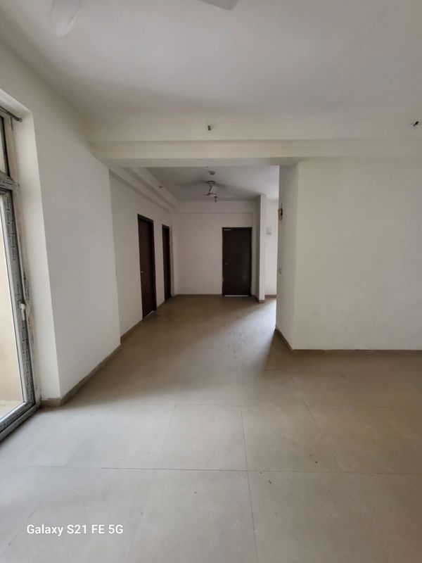 3 BHK Apartment For Sale in Mahagun Mywoods