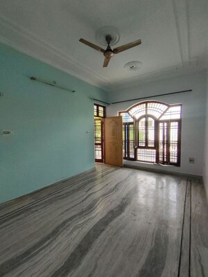 Room in 2 BHK Independent House at Gomti Nagar – for Rent