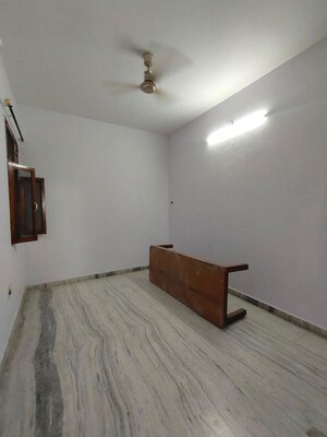 Room in 2 BHK Independent House at Gomti Nagar – for Rent