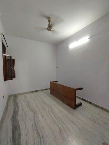 Room in 2 BHK Independent House at Gomti Nagar – for Rent