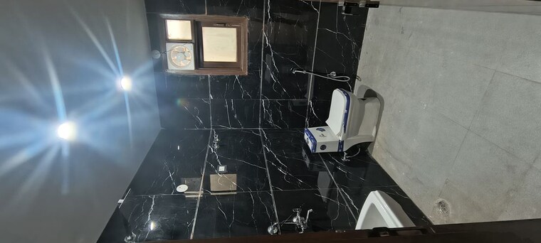 Bathroom, chattarpur 3 Bedroom 1170 Sq.Ft. Builder Floor In Chattarpur Delhi 10031110