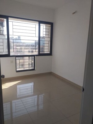 Room in 2.5 BHK Apartment at Nanded Lalit, Sinhagad Road – for Rent