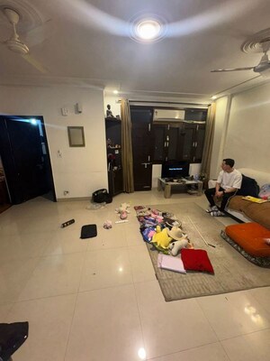 Team Area in 3 BHK Apartment at CGHS Group Hewo Apartments, Sector 56 – for Rent