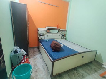 Furnished Amenities in 1.5 BHK Builder Floor at Mayur Vihar – for Rent