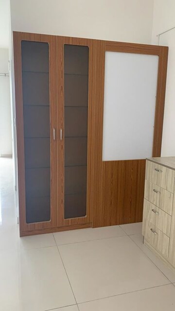 Room in 4 BHK Apartment at LnT Raintree Boulevard, Hebbal – for Rent