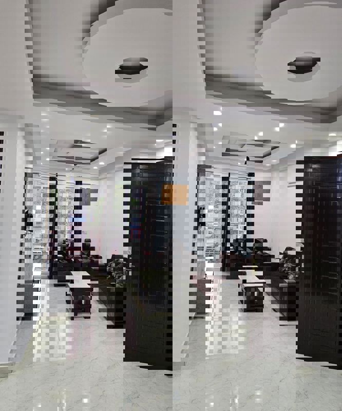 3 BHK + Extra Room 300 Sq.Yd. Builder Floor in Sushant Lok 3